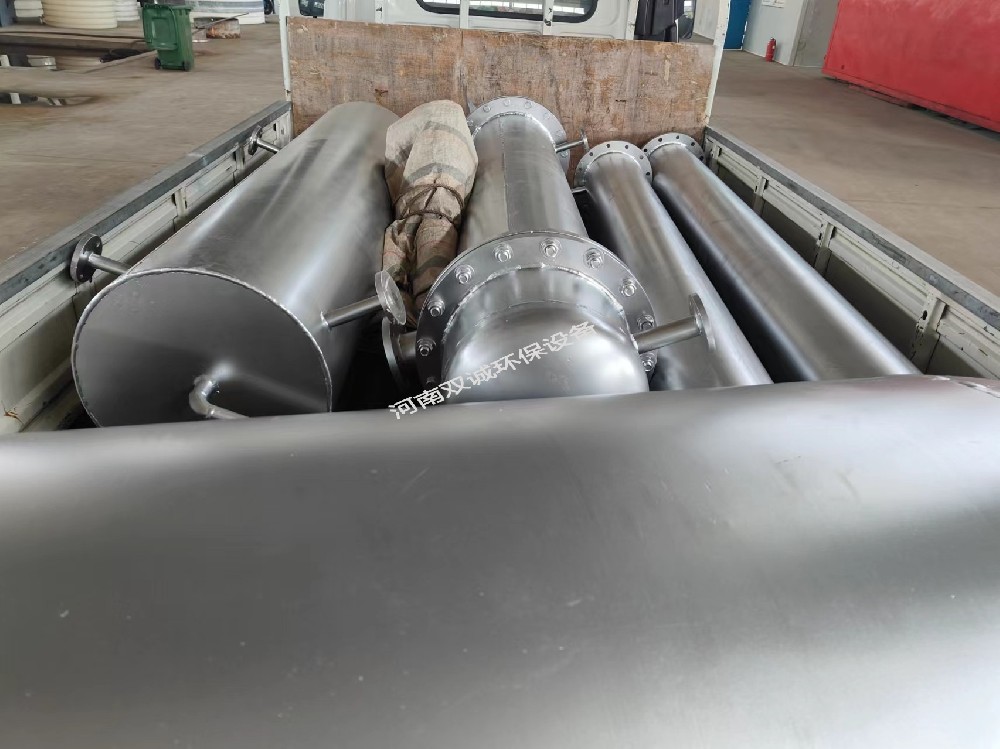 新鄉市某公司廢水回收塔，廢水冷凝器，油水分離器發貨